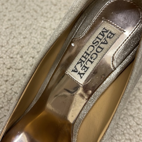 WORN - BEST OFFER USED BADGLEY MISCHKA PUMPS PRE-OWNED 6 - Picture 4 of 9